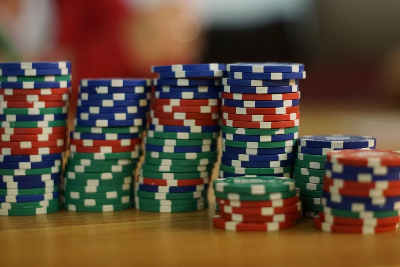 Hệ Thống Phân Loại Sảnh Game Bài Trực Tuyến